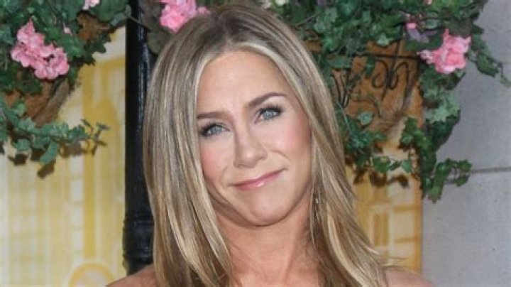 11 Amazing Bodies of The Morning Show Stars