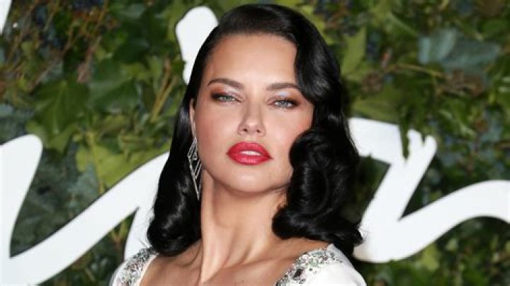 Adriana Lima Weight Gain: Her Postpartum Look or Unhealthy Diet Choices?