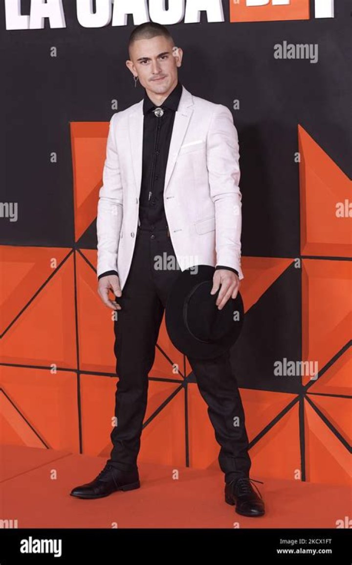 Ahikar Azcona Wiki, Age, Height, Girlfriend & Matías Caño