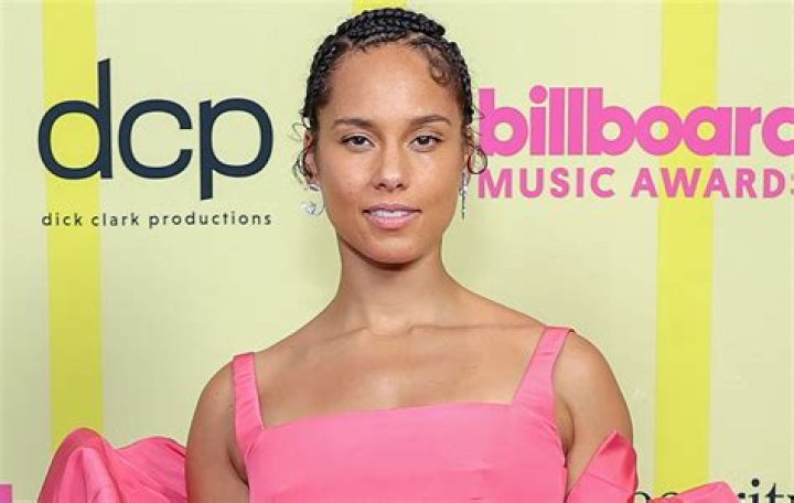 Alicia Keys’ Abs Are on Fire in New Photo  — Celebwell