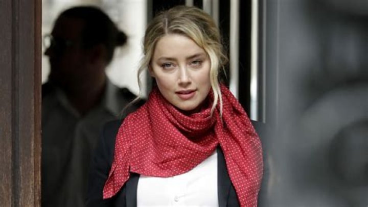 Amber Heard claims makeup kit shown in court was not “the exact one” she used to cover up bruises