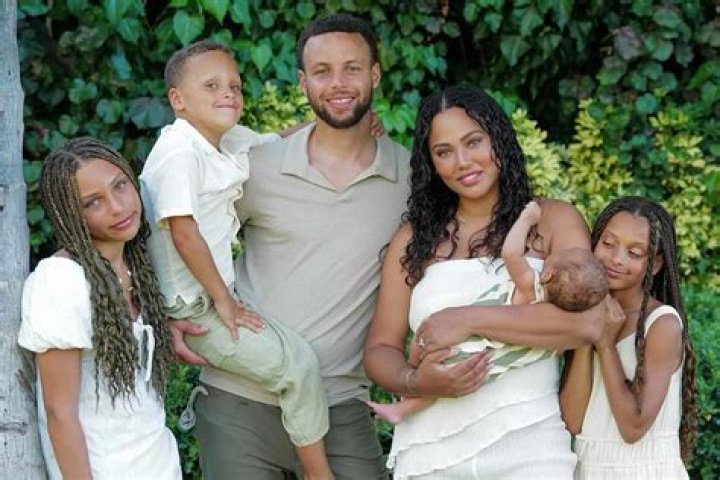 Ayesha Curry Biography - Facts, Childhood, Family Life & Achievements