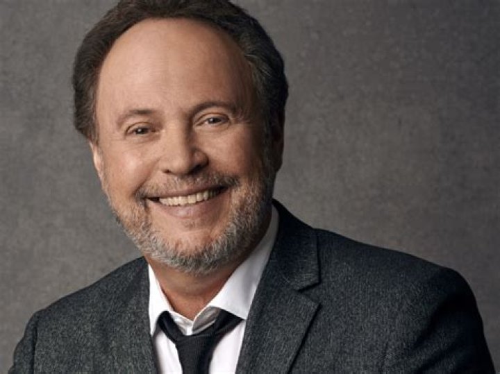 Billy Crystal Biography - Facts, Childhood, Family Life & Achievements