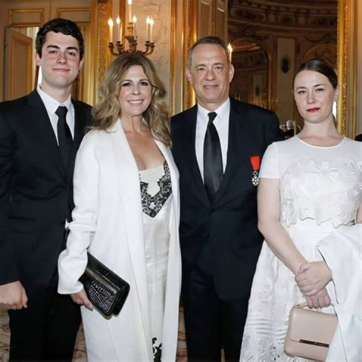 Christian Walker Wiki, Age, Net Worth, Mother, Father, Boyfriend, Girlfriend & More