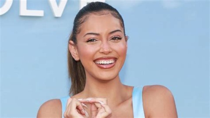 Cindy Kimberly in Bathing Suit Has Some Fun in the Sun — Celebwell