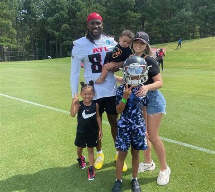 Cordarrelle Patterson family, wife, children, parents, siblings