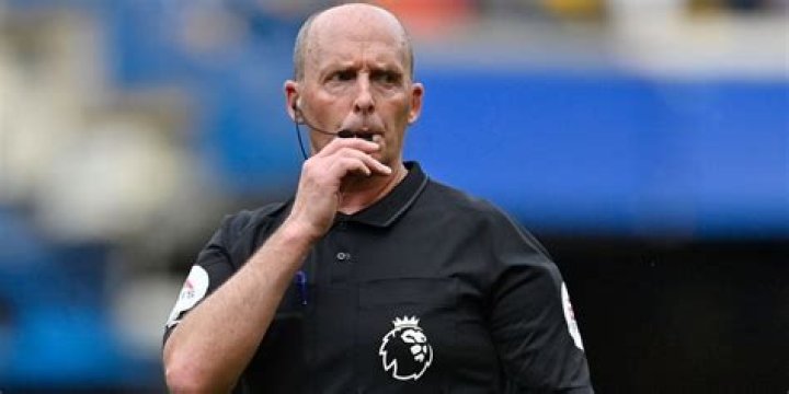 Craig Pawson age, wife, children, English referee, salary, net worth