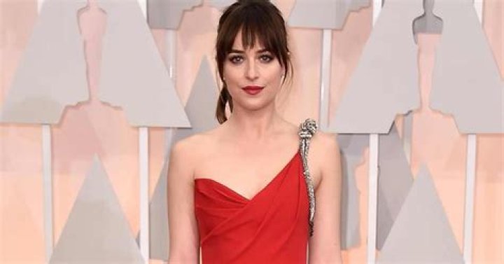 Dakota Johnson Bra Size, Age, Weight, Height, Measurements
