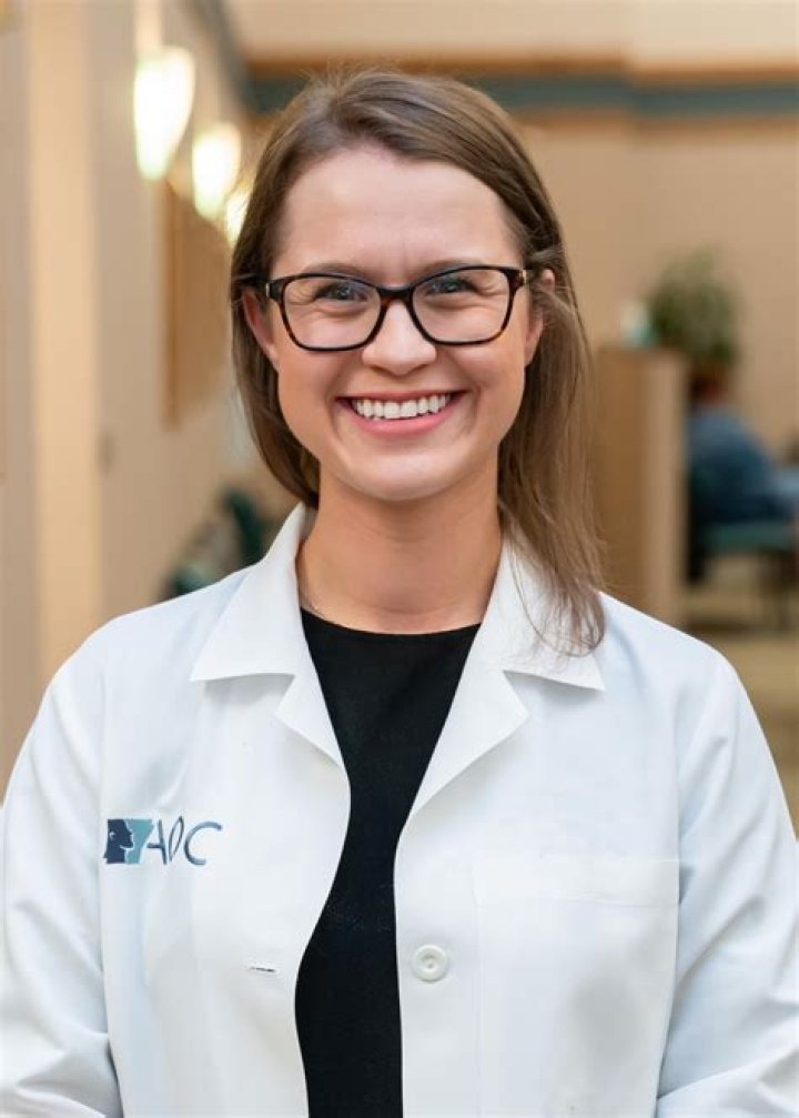 Dr. Lucinda Buescher, MD – Springfield, IL