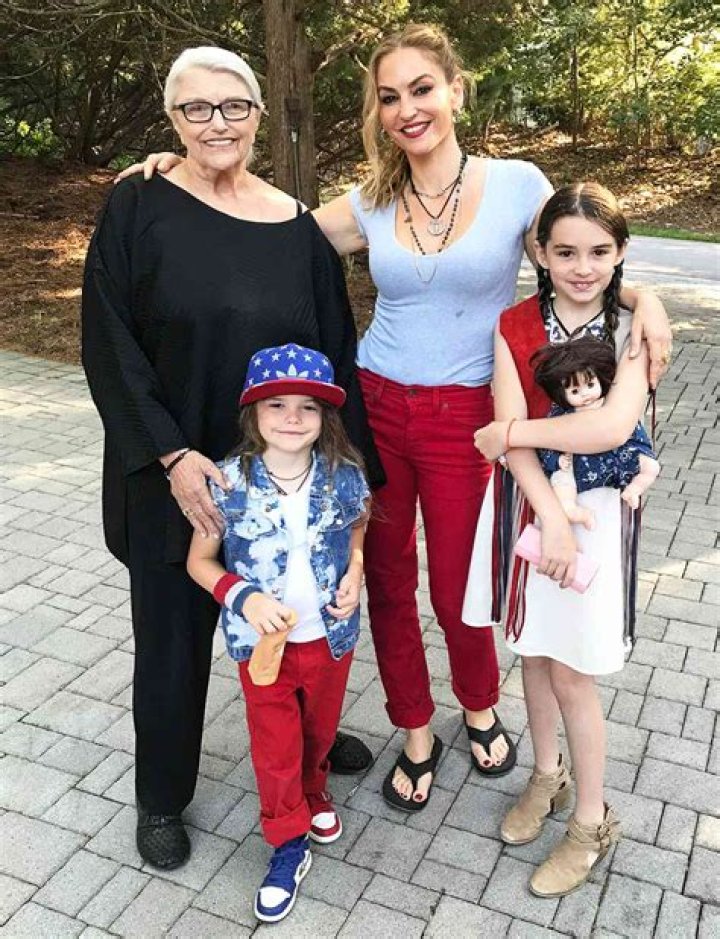 Drea de Matteo parents: Albert de Matteo, Donna de Matteo