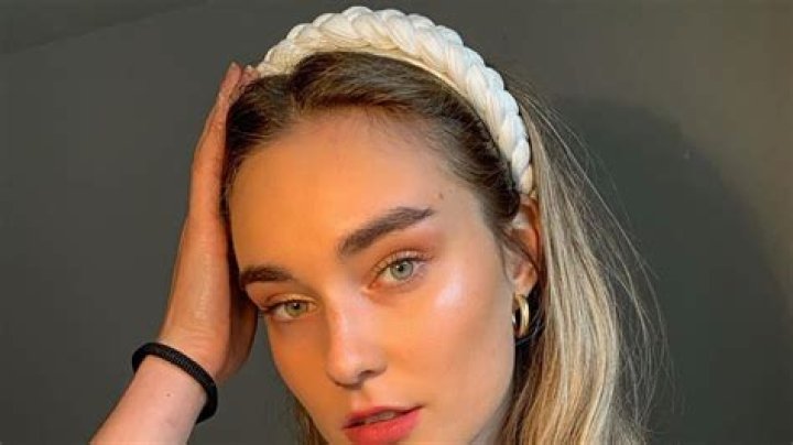 Elena Berri in Bathing Suit is "Reason for Global Warming" — Celebwell