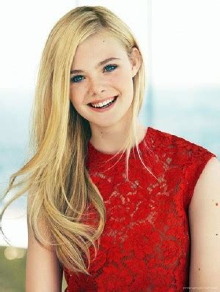 Elle Fanning Favorite Music Food Color Hobbies Biography