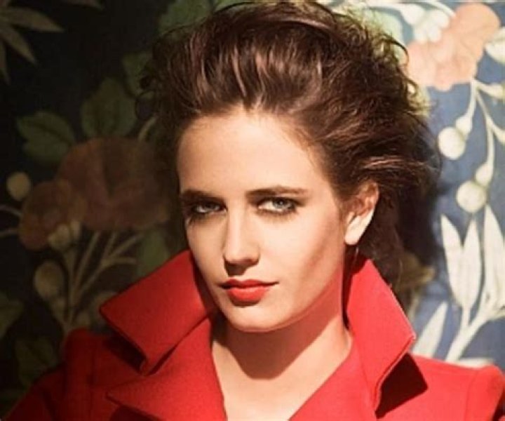 Eva Green Biography - Facts, Childhood, Family Life & Achievements