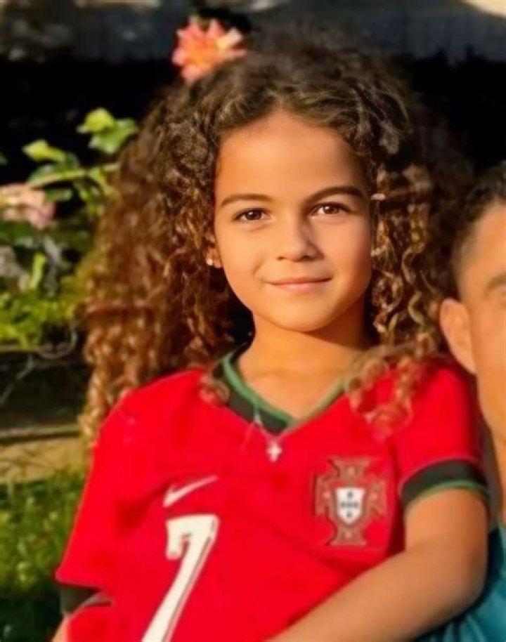 Eva Maria dos Santos – Facts About Cristiano Ronaldo’s Daughter