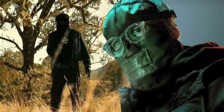 First Leaked Photo From The Batman Reveals One Of Riddler’s Victims