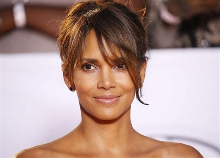 Halle Berry Is Criticized For This Reason After Sharing This Makeup-Free Photo, She Responds And Wins The Internet Over