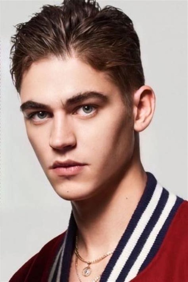 Hero Fiennes Tiffin Age, Weight, Height, Measurements