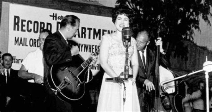 How did Patsy Cline died?