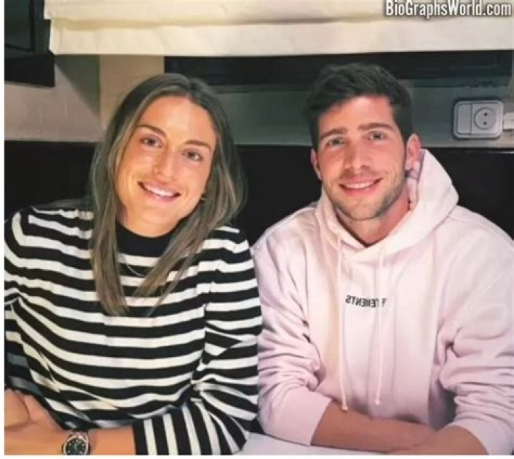 Is Jennifer Hermoso a lesbian? Who is Jennifer Hermoso's partner?