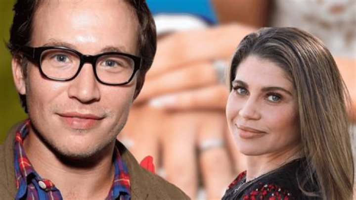 Is Jonathan Taylor Thomas married?