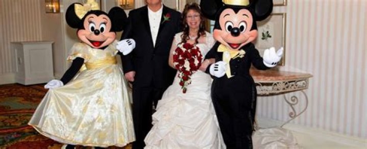 Is Minnie and Mickey Mouse married? – Celebrity