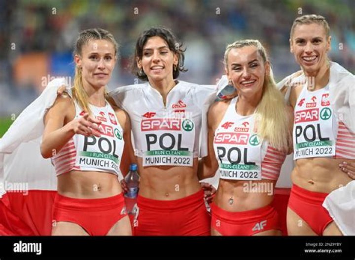 Justyna Święty-Ersetic in Bathing Suit Says "It Was a Nice Week" — Celebwell