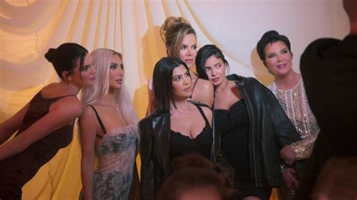 Kim Kardashian Gets Emotional When Addressing The Paris Robbery From 2016 – People Slam David Letterman As Insensitive