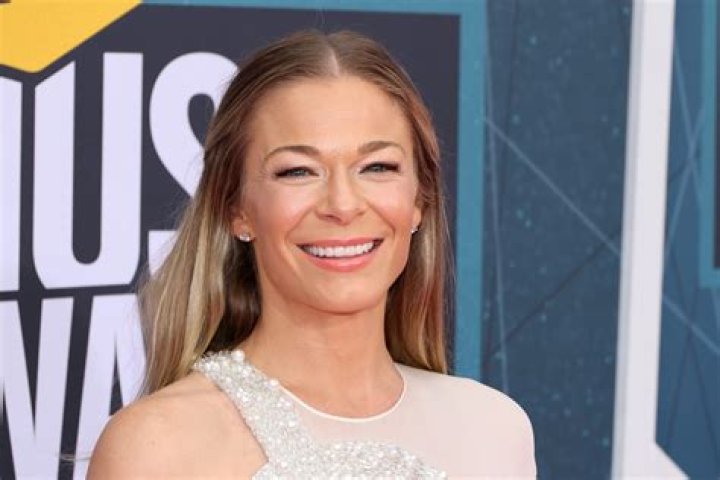 Leann Rimes in Bathing Suit Has "Sunny Disposition" — Celebwell