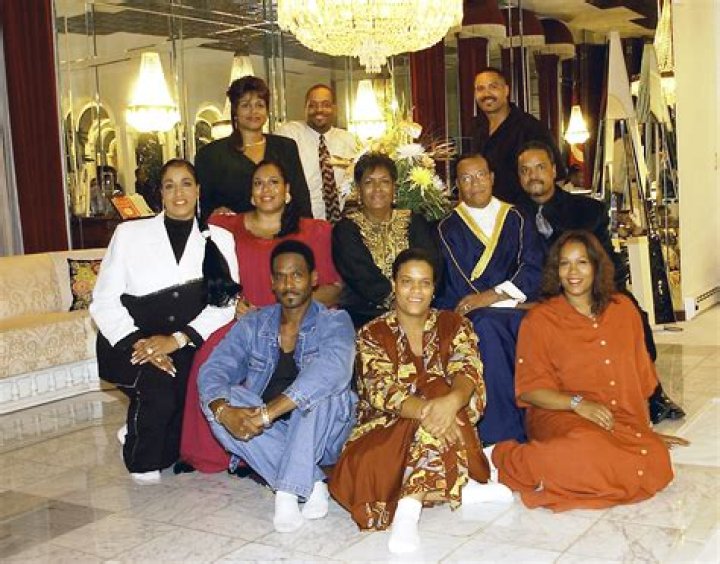 Louis Farrakhan Biography - Facts, Childhood, Family Life & Achievements