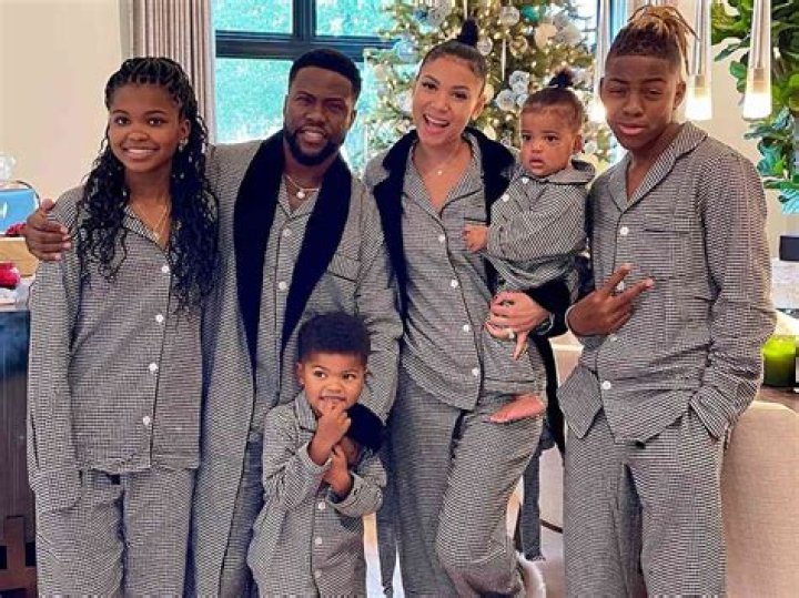 R. Kelly Just Told His Ex-Wife She Should Be Working At A Fast Food Joint To Take Care Of Their Kids