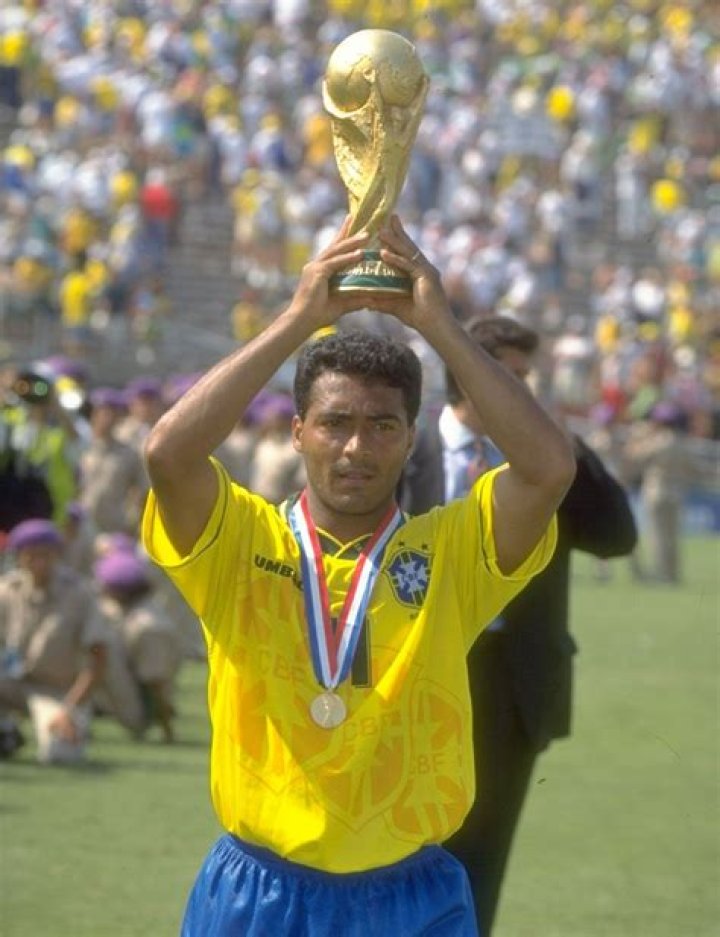 Romário Biography - Facts, Childhood, Family Life & Achievements