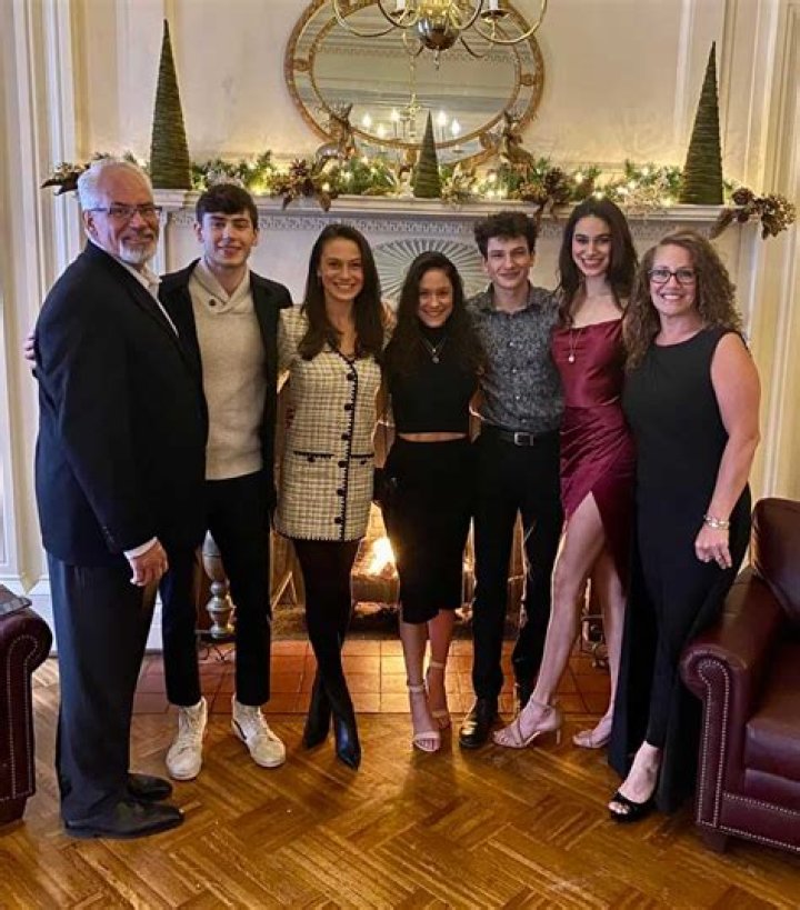 Ryan Johnston – Bio, Facts, Family Life of Canadian–American Artist & Social Media Personality