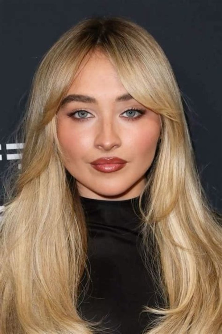 Sabrina Carpenter Wiki, Bio, Facts, Net Worth, Husband & More