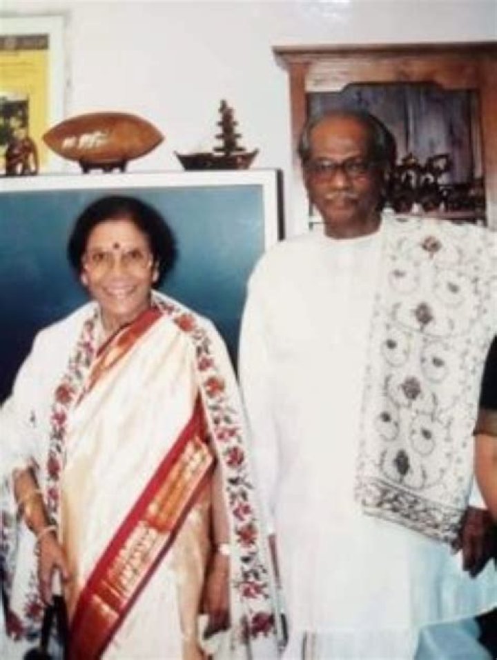Sandhya Mukherjee cause of death, wife, children, net worth, funeral