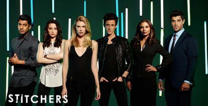 Stitchers Season 1 Review