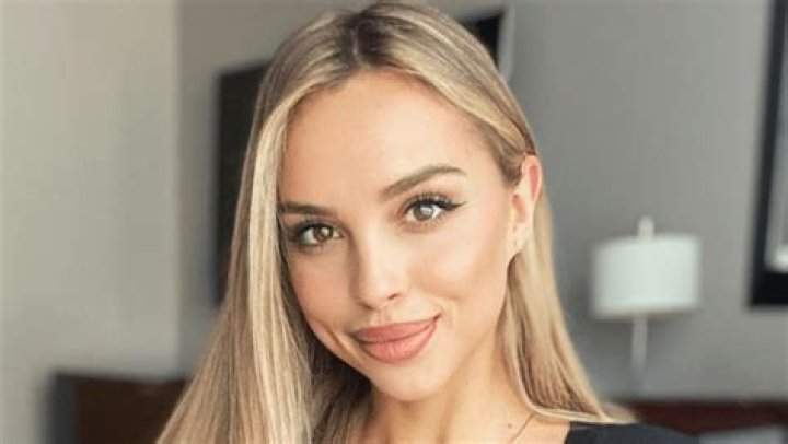 Veronica Bielik in Bathing Suit Says "Bye Thailand" — Celebwell