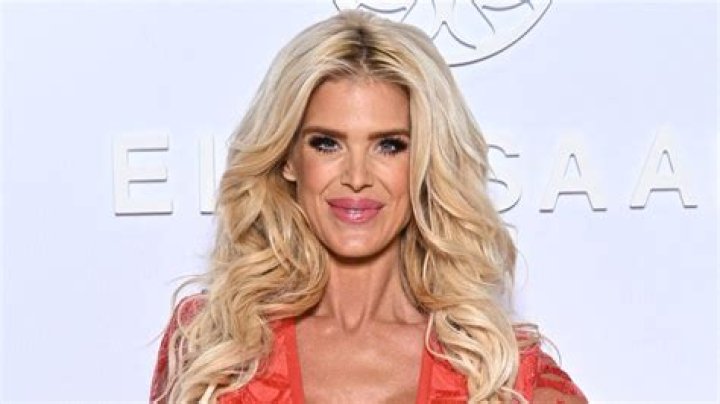 Victoria Silvstedt in Bathing Suit Says "TGIF" — Celebwell