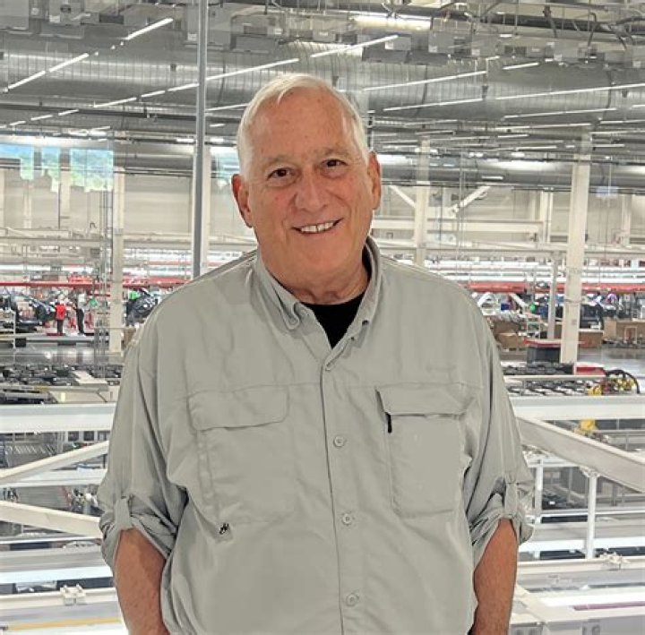 Walter Isaacson charges, salary and net worth