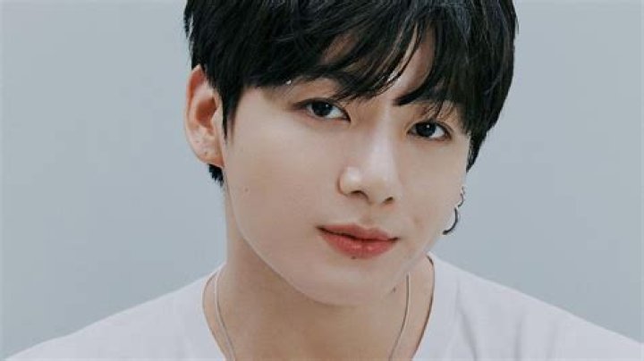 What does Jungkook’s dad do?