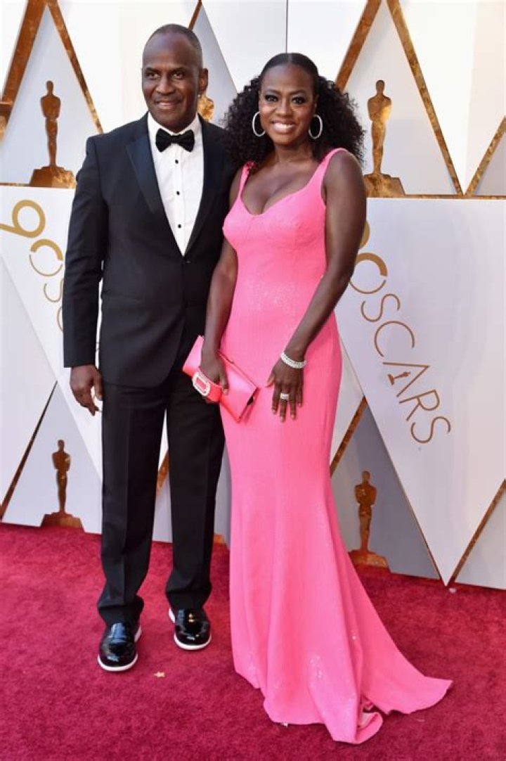 What does Viola Davis husband Julius Tennon do for a living?