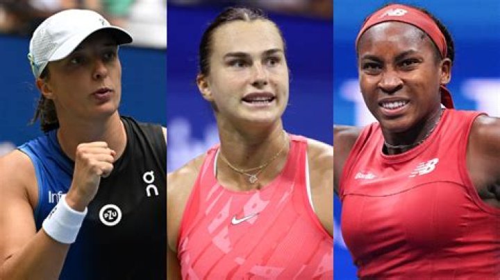 When did Iga Swiatek turn PRO? When did Iga Swiatek start playing tennis?
