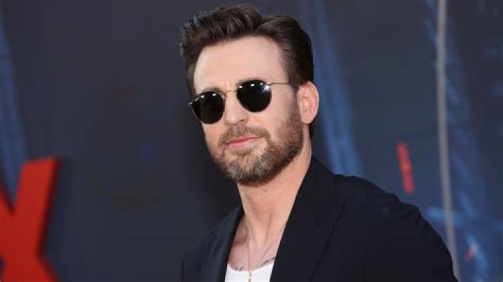 When is Chris Evans’ birthday and how old is he?