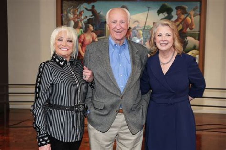 Who did Patty Loveless marry?