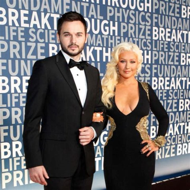 Who is Christina Aguilera’s sister Stephanie Kearns?