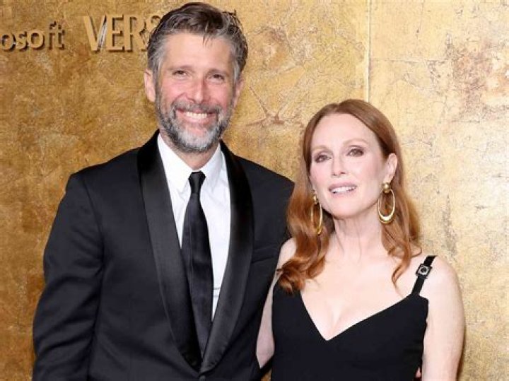 Who is Julianne Moore husband John Gould Rubin?