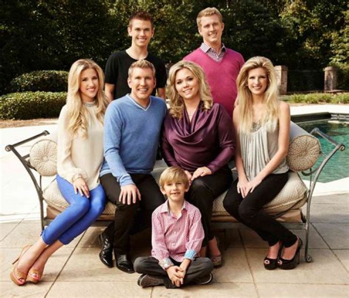 Why did Lindsie Chrisley stop talking to her family? What is going on with Lindsie and Todd Chrisley? Does Lindsie Chrisley talk to anyone in her family?
