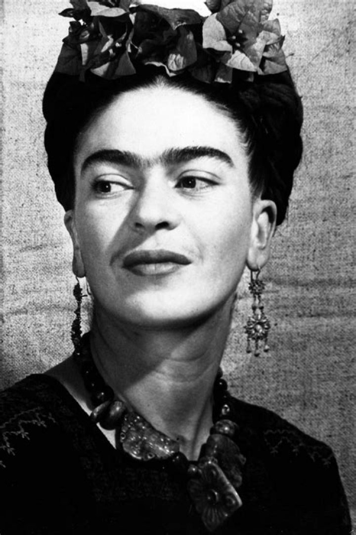 Why was Frida Kahlo unibrow? – Celebrity