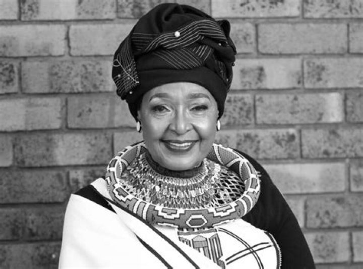 Winnie Madikizela-Mandela Biography - Facts, Childhood, Family Life & Achievements