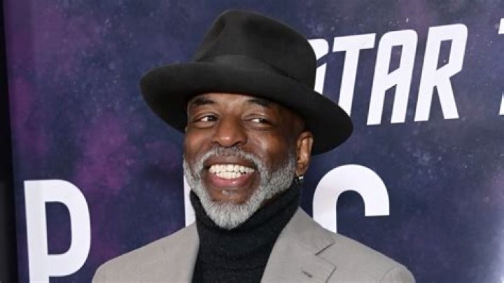 With LeVar Burton’s return to ‘Star Trek,’ his 1992 wedding photo goes viral